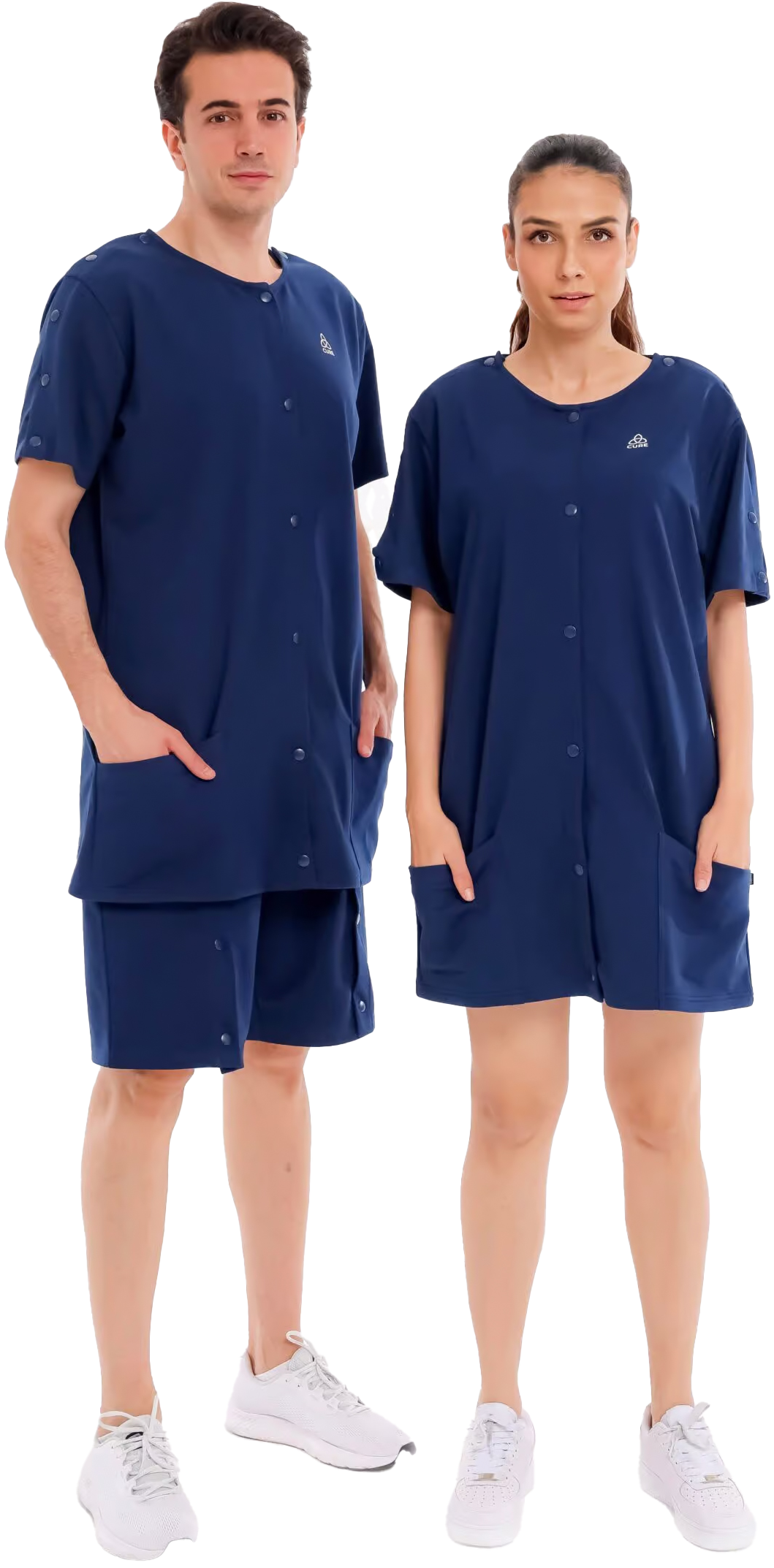Adaptive Pflegebekleidung in Marineblau für Patienten nach der Operation – komfortabel und funktional